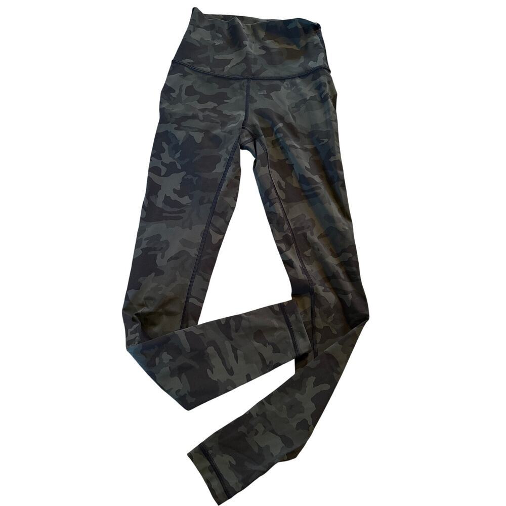 LULULEMON CAMOUFLAGE LEGGINGS - size 2